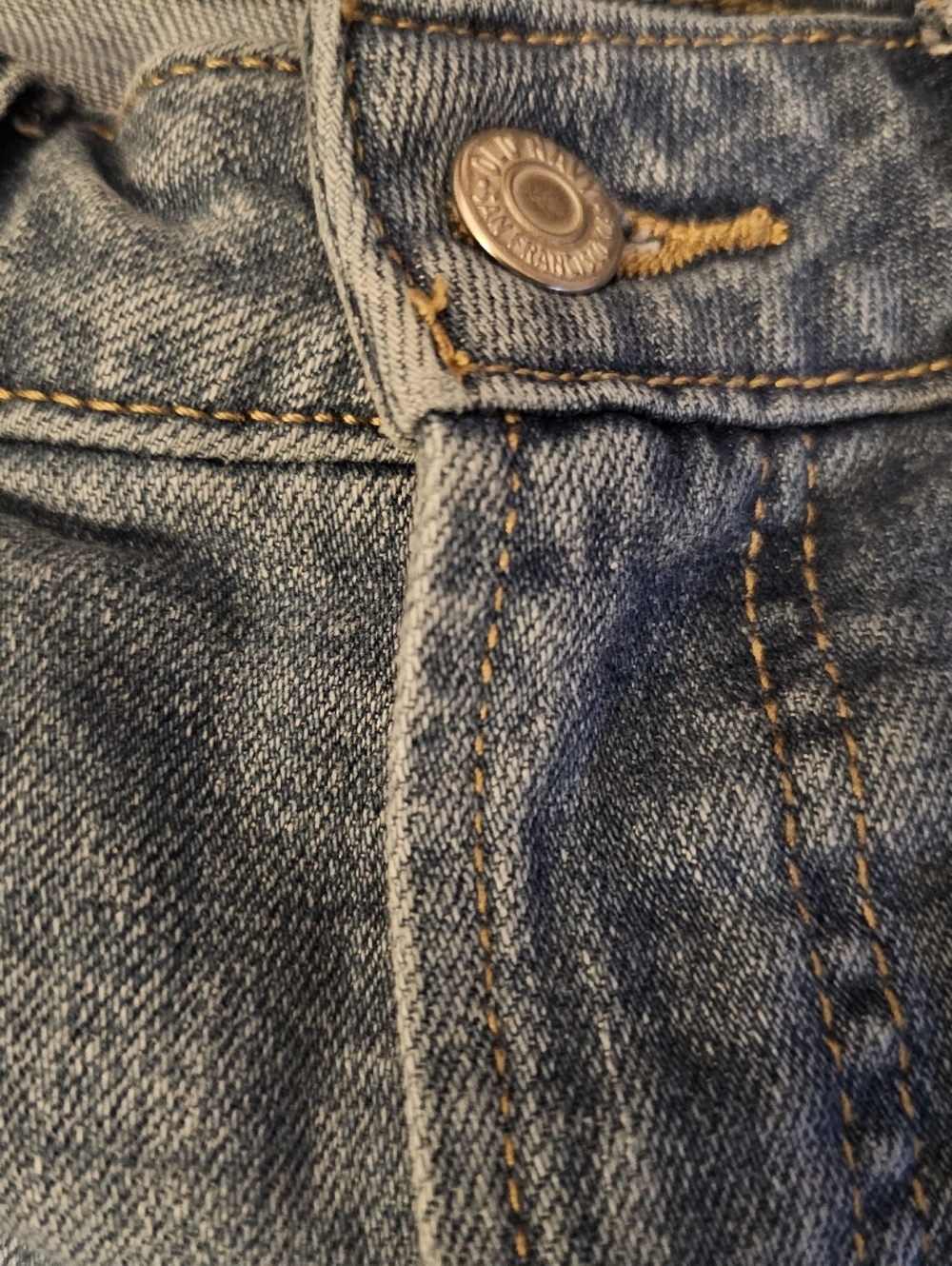 Old Navy OG High-Rise Straight Light Wash Cutoff Denim Shorts Size 6 - Picture 3 of 10